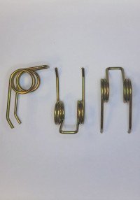 Пружина кручения 1,9х17/17х22х2/2 Сталь 70 Цинк двойная, усы 28/28.скоба 10/13